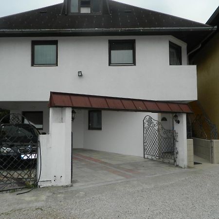 Lav Apartments Bihać Eksteriør billede