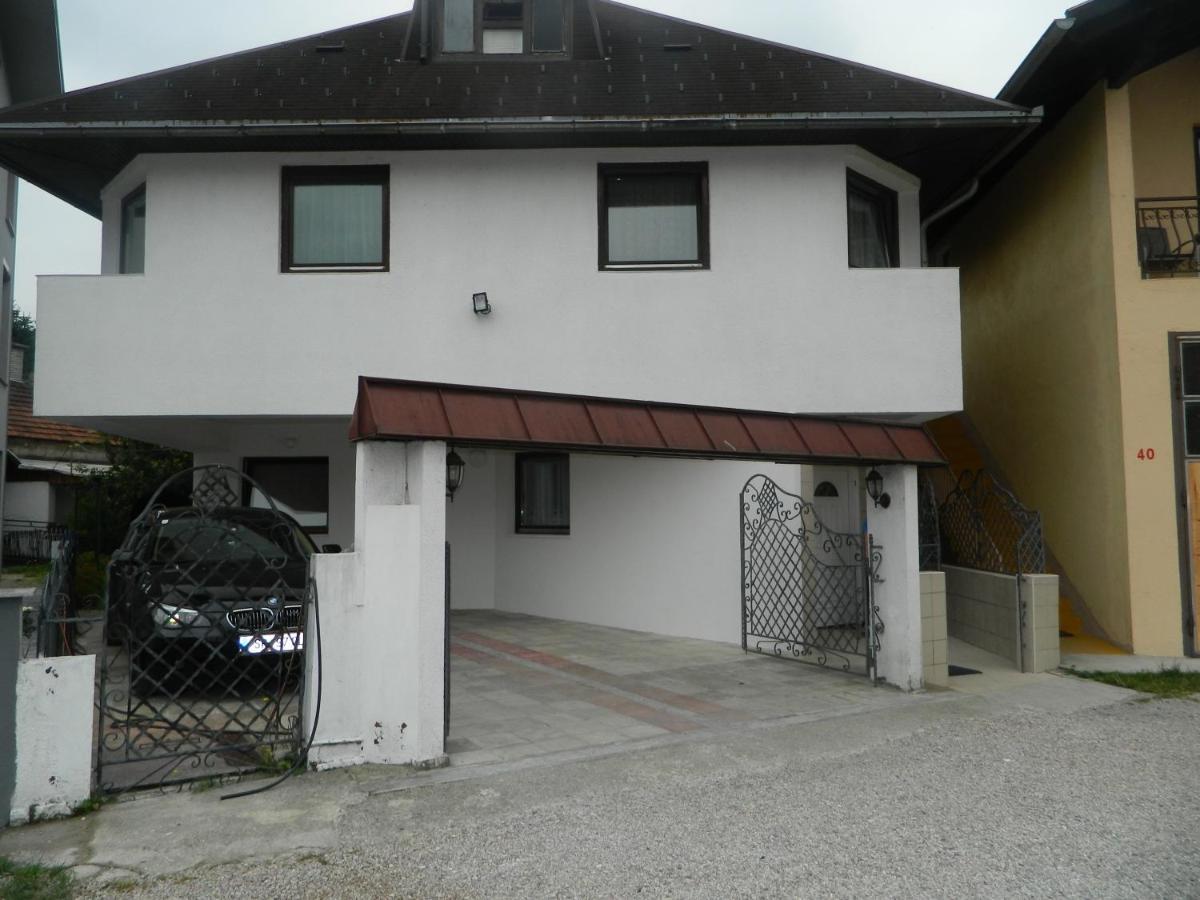 Lav Apartments Bihać Eksteriør billede