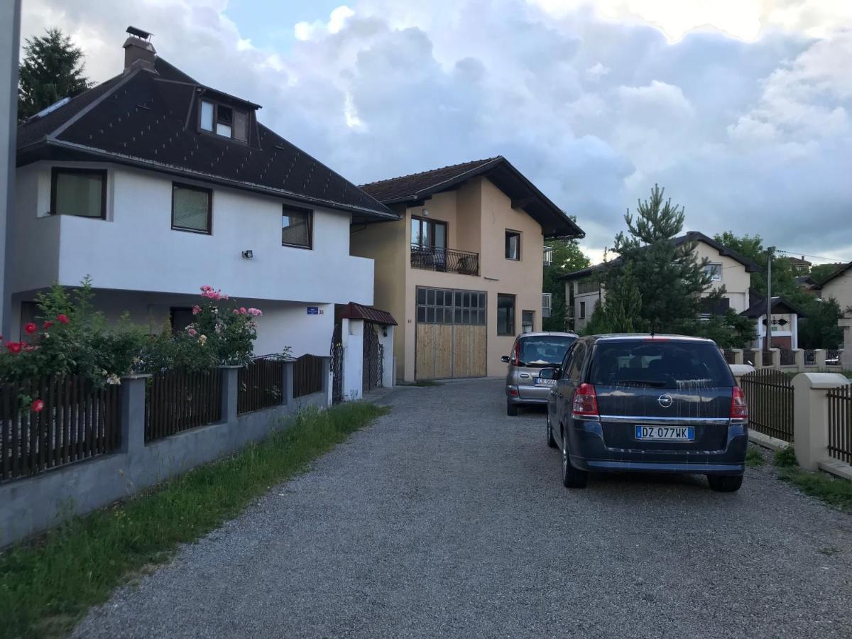 Lav Apartments Bihać Eksteriør billede